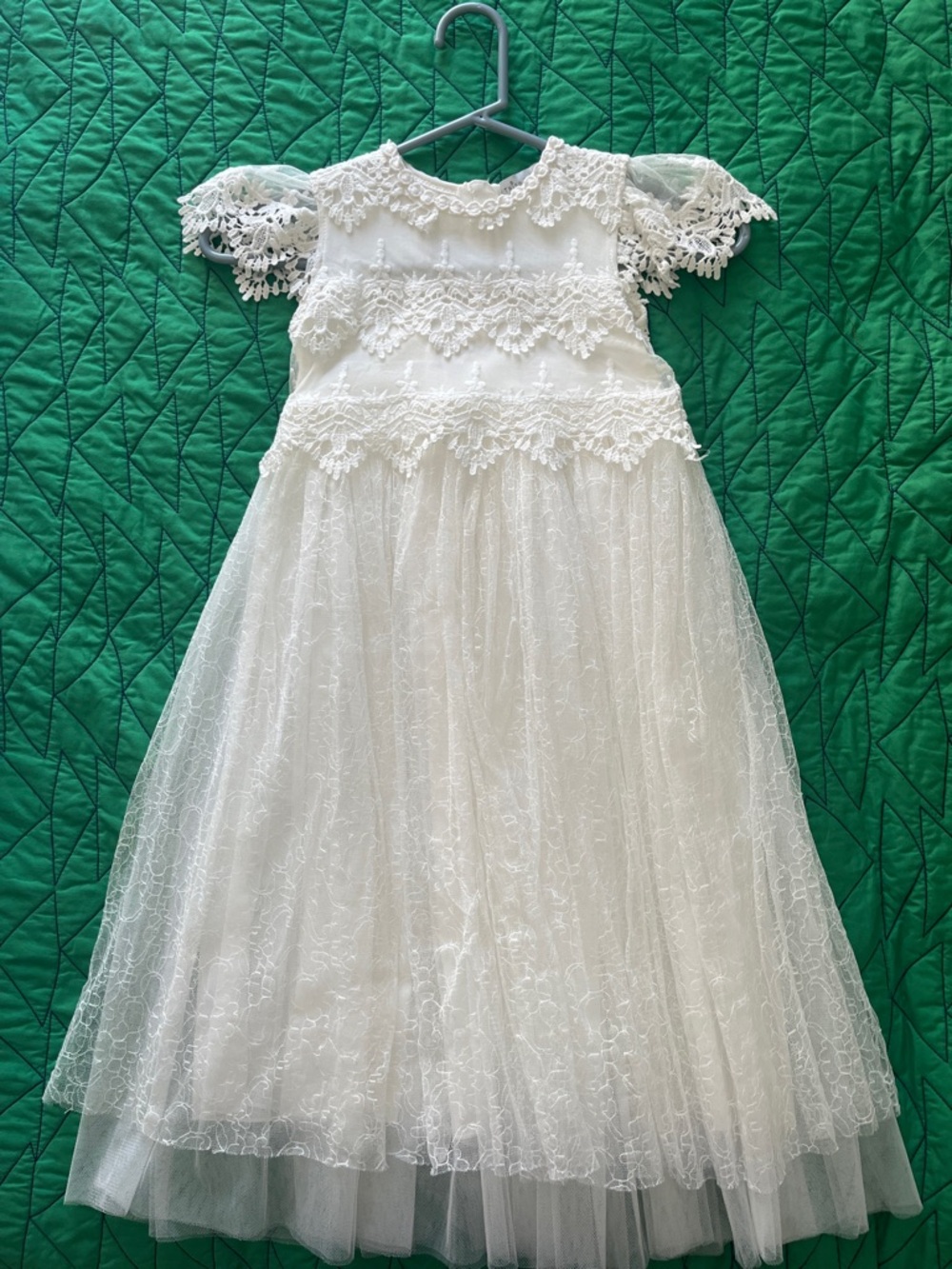 Trish Scully size 7 White Lace Flower Girl Dress, communion dress- like new.